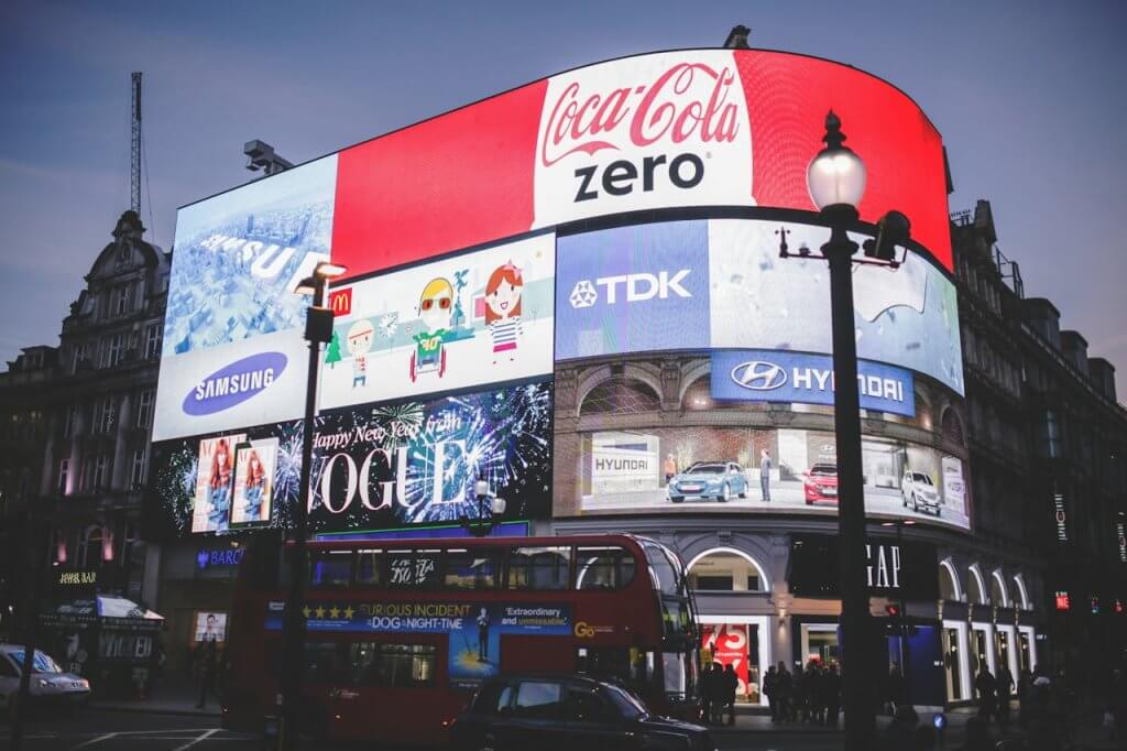 How Digital Signage Players Drive Instant Customer Engagement